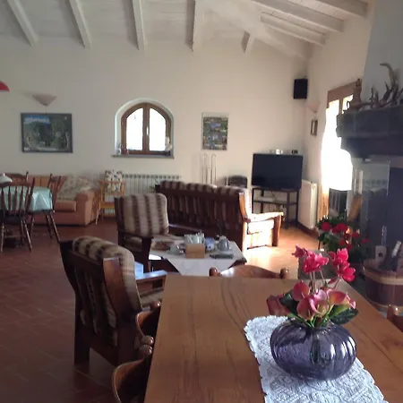 Agriturismo La Casa Bianca Otel *